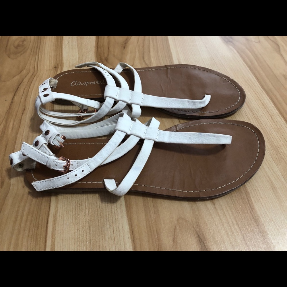 3/$30 ✨ Strapped Sandals